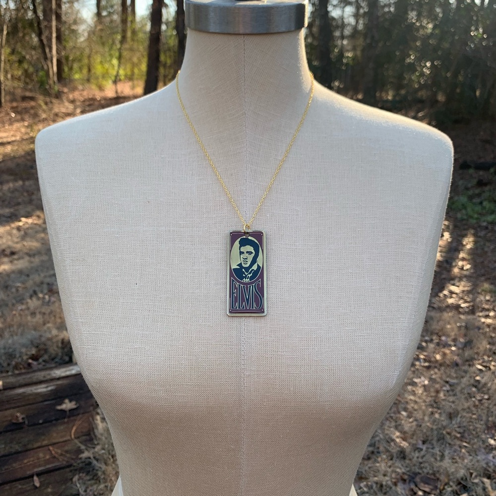 NWT Sterling Silver Plated Chain with Vintage Elvis Charm Necklace - Picture 3 of 14